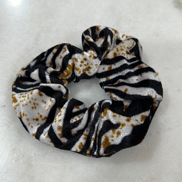 8pc Hair Scrunchie Mixed - Picture 4 of 7